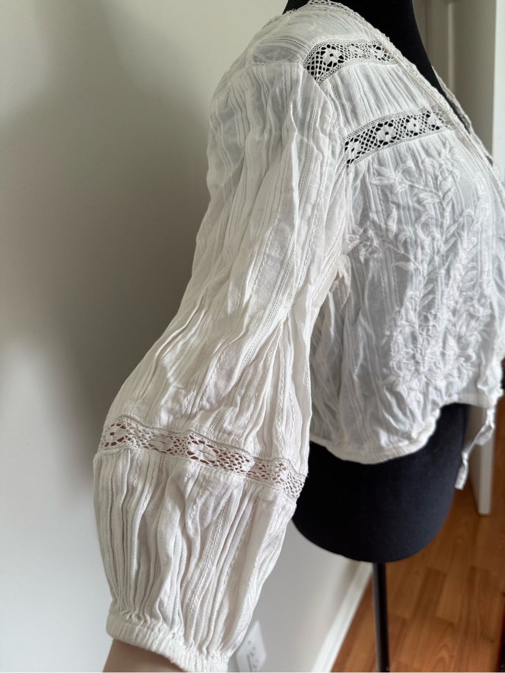 Free People White Embroidered V-Neck Boho Top - Picture 2 of 5